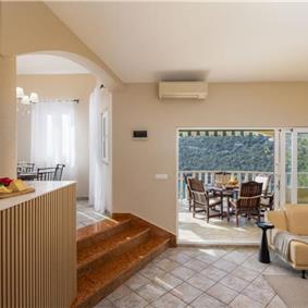 3 Bedroom Villa in Uvala Ljubljeva near Trogir, sleeps 6-7